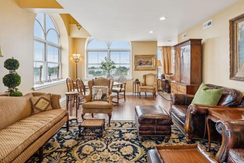 55 Ashley Avenue Charleston SC 29401
