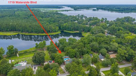 1719 Waterside Boulevard Moncks Corner SC 29461