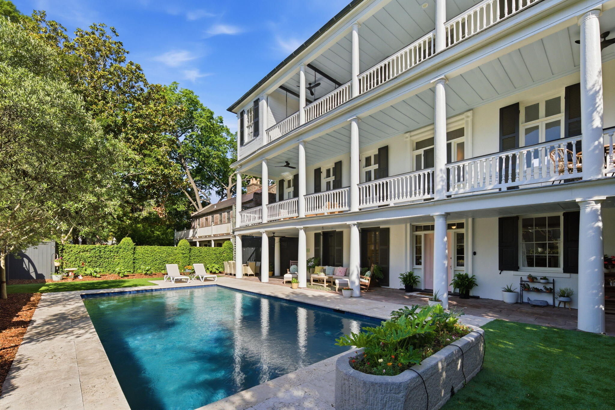 89 Ashley Avenue Charleston SC 29401