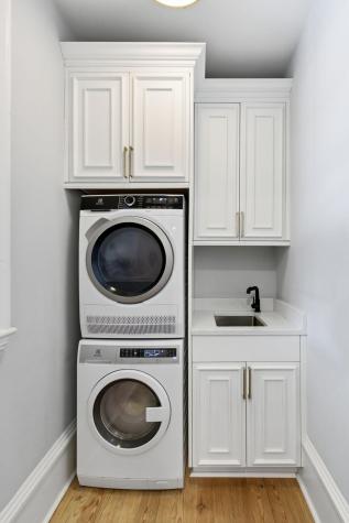 89 Ashley Avenue Charleston SC 29401