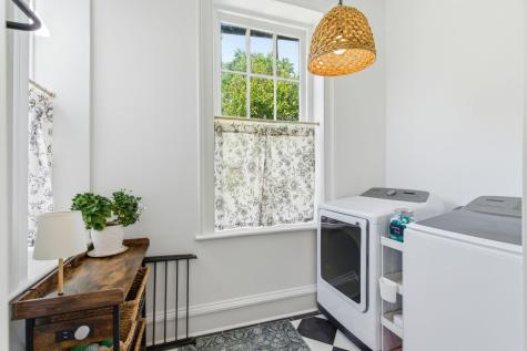 89 Ashley Avenue Charleston SC 29401