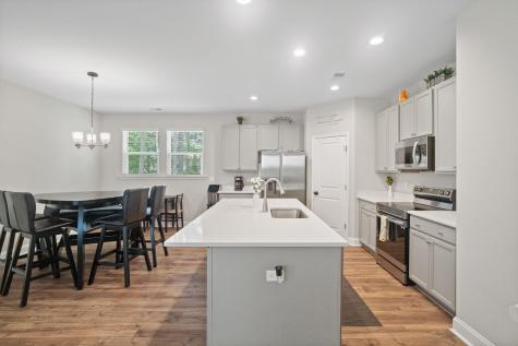 689 W Butternut Road Summerville SC 29483