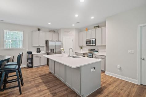 689 W Butternut Road Summerville SC 29483