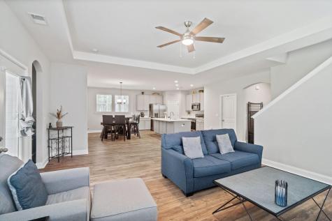 689 W Butternut Road Summerville SC 29483