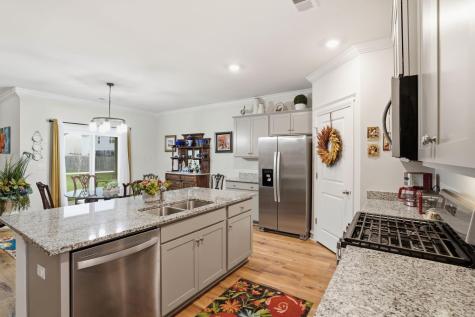122 Oakwood Boulevard Summerville SC 29486