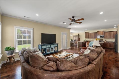 1904 Chestnut Oak Lane Charleston SC 29414