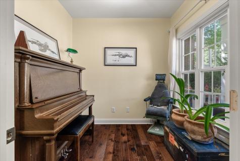 1904 Chestnut Oak Lane Charleston SC 29414