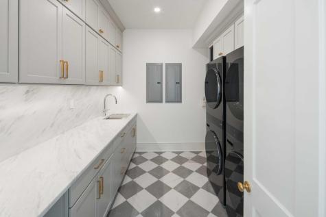 21 New Street Charleston SC 29401