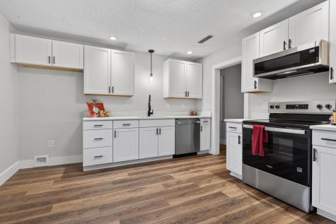 217 Tupperway Drive Summerville SC 29483