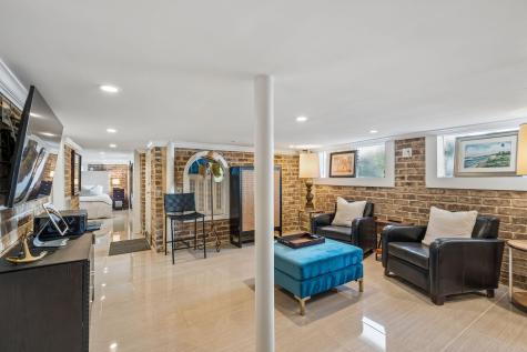 18 Water Street Charleston SC 29401