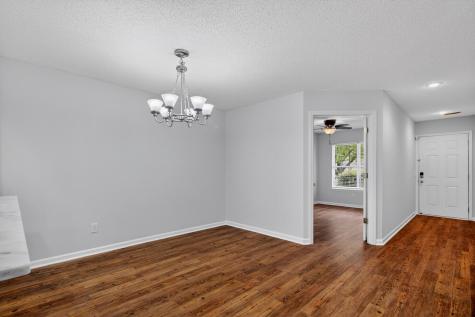 1004 Yellow Hawthorn Summerville SC 29483