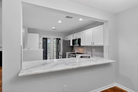 1004 Yellow Hawthorn Summerville SC 29483