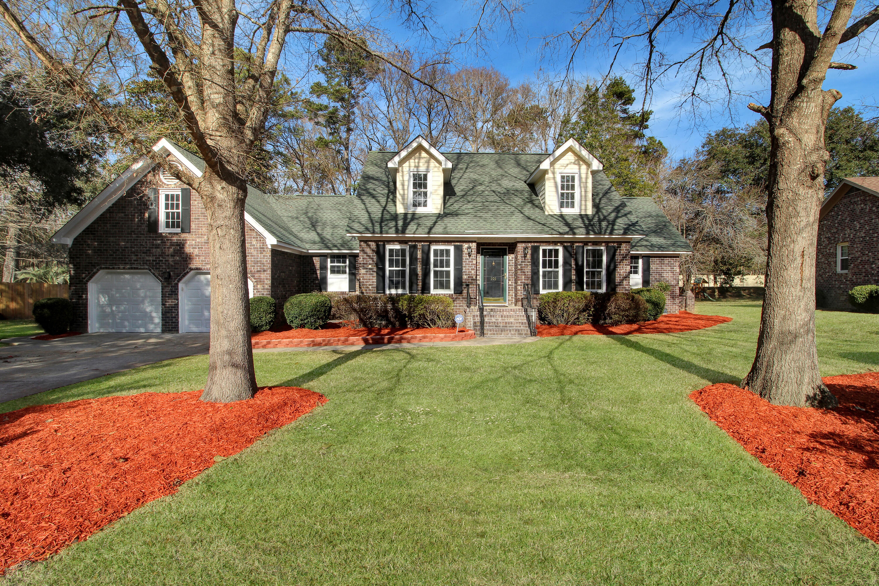 305 Mayfield Street Summerville SC 29485
