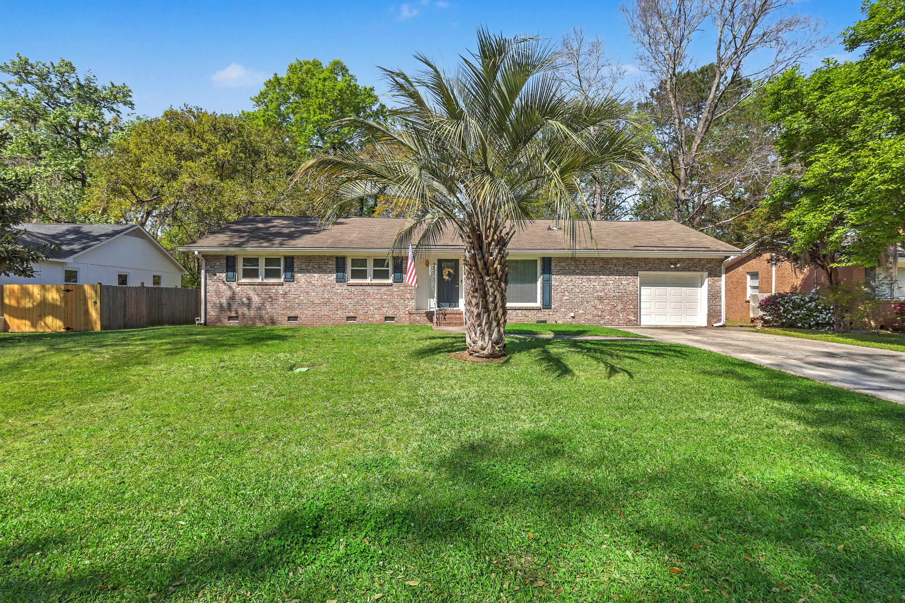 737 Canary Drive Charleston SC 29414