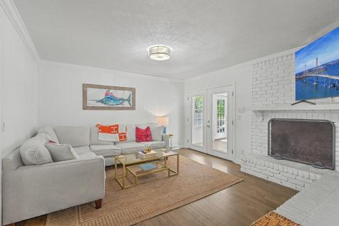 737 Canary Drive Charleston SC 29414