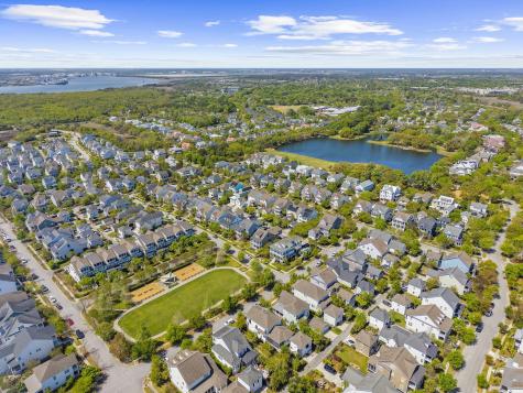 1635 Pierce Street Charleston SC 29492