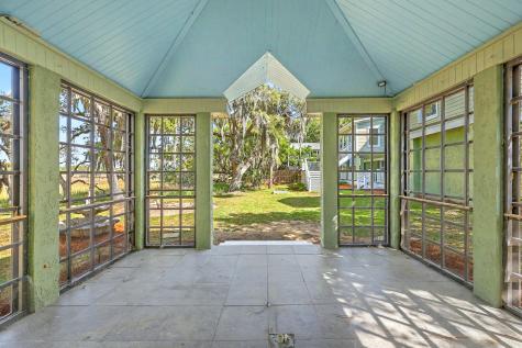 657 N Stiles Drive Charleston SC 29412
