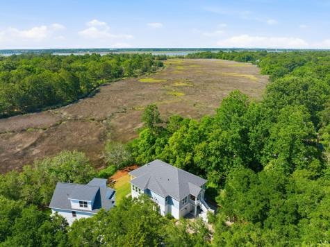 1550 N Avalon Circle Charleston SC 29407