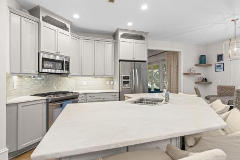 823 Colony Drive Charleston SC 29407