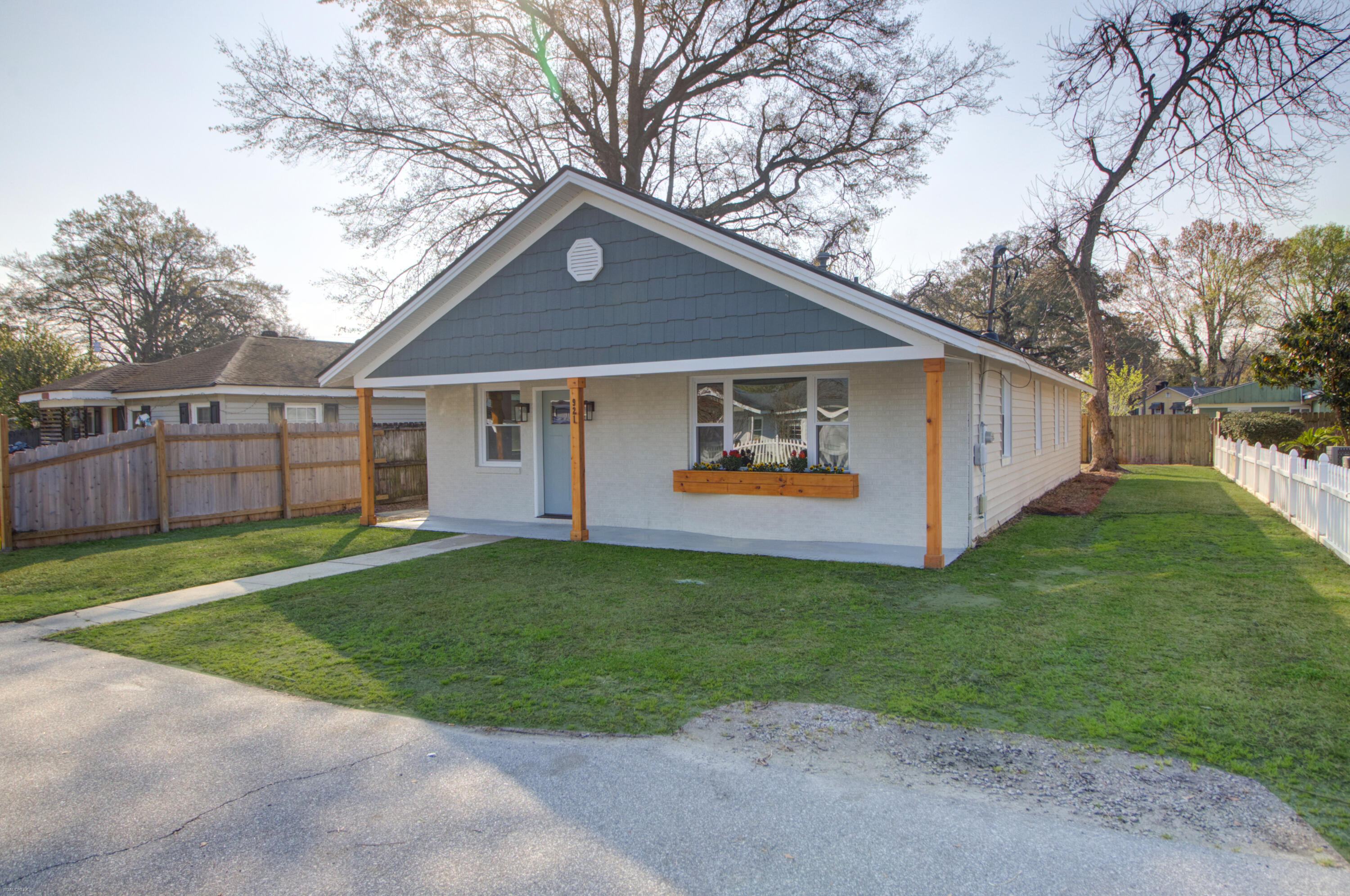 921 Hillsboro Drive Charleston SC 29407