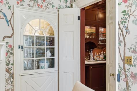 7 Lowndes Street Charleston SC 29401
