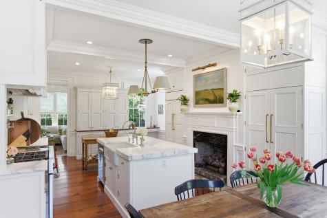 7 Lowndes Street Charleston SC 29401
