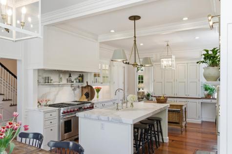 7 Lowndes Street Charleston SC 29401