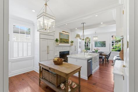 7 Lowndes Street Charleston SC 29401