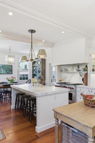 7 Lowndes Street Charleston SC 29401