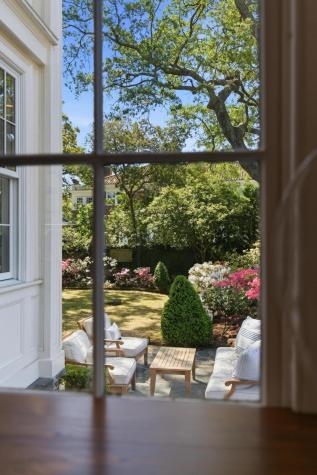 7 Lowndes Street Charleston SC 29401