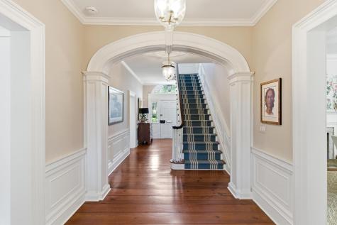 7 Lowndes Street Charleston SC 29401