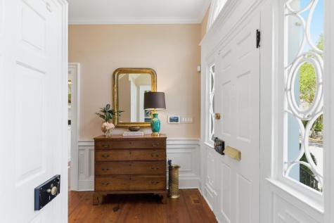 7 Lowndes Street Charleston SC 29401