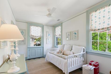 7 Lowndes Street Charleston SC 29401