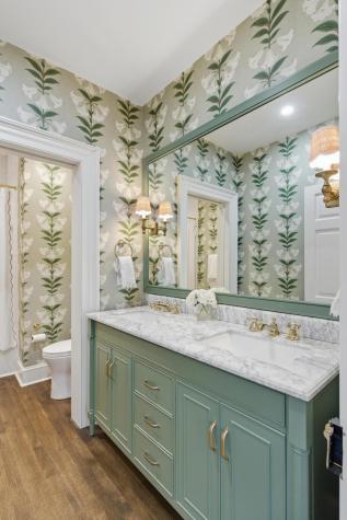 7 Lowndes Street Charleston SC 29401