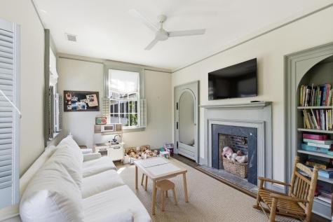7 Lowndes Street Charleston SC 29401