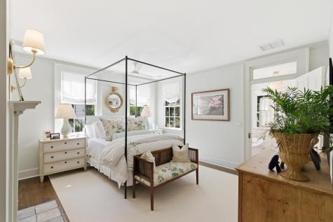 7 Lowndes Street Charleston SC 29401