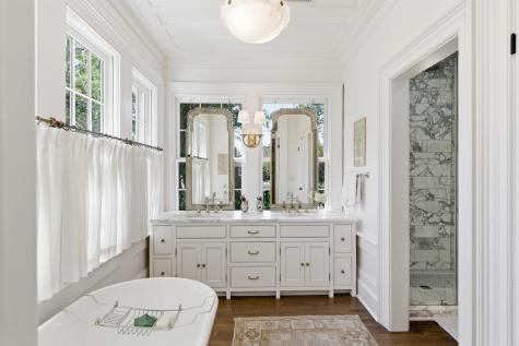 7 Lowndes Street Charleston SC 29401