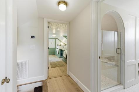 7 Lowndes Street Charleston SC 29401