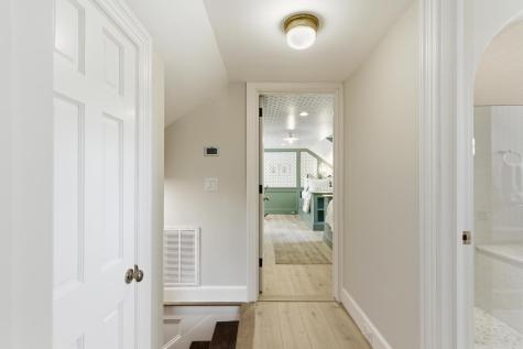 7 Lowndes Street Charleston SC 29401