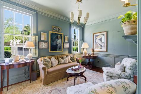 7 Lowndes Street Charleston SC 29401