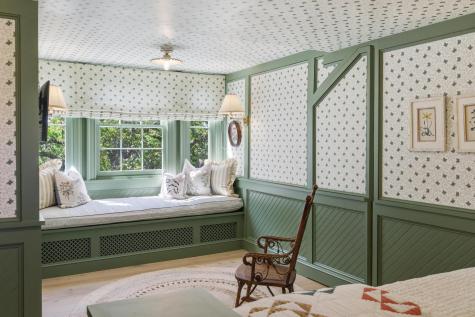 7 Lowndes Street Charleston SC 29401