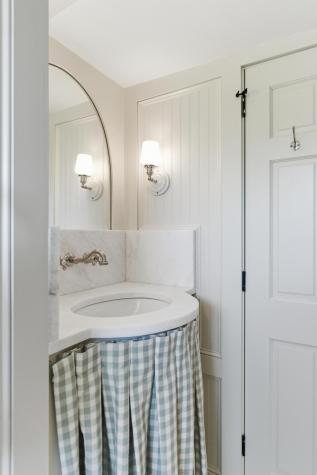 7 Lowndes Street Charleston SC 29401