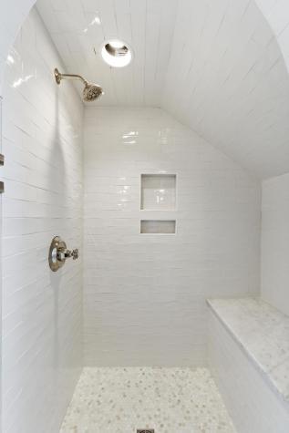 7 Lowndes Street Charleston SC 29401