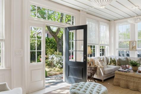7 Lowndes Street Charleston SC 29401