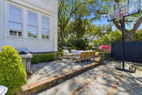 7 Lowndes Street Charleston SC 29401