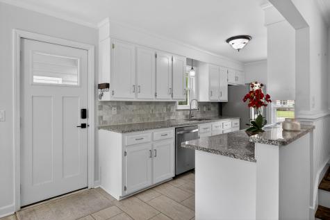 27 Westside Drive Charleston SC 29412