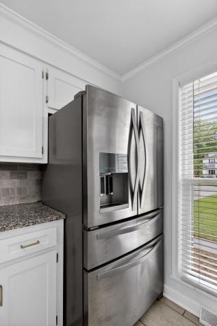 27 Westside Drive Charleston SC 29412