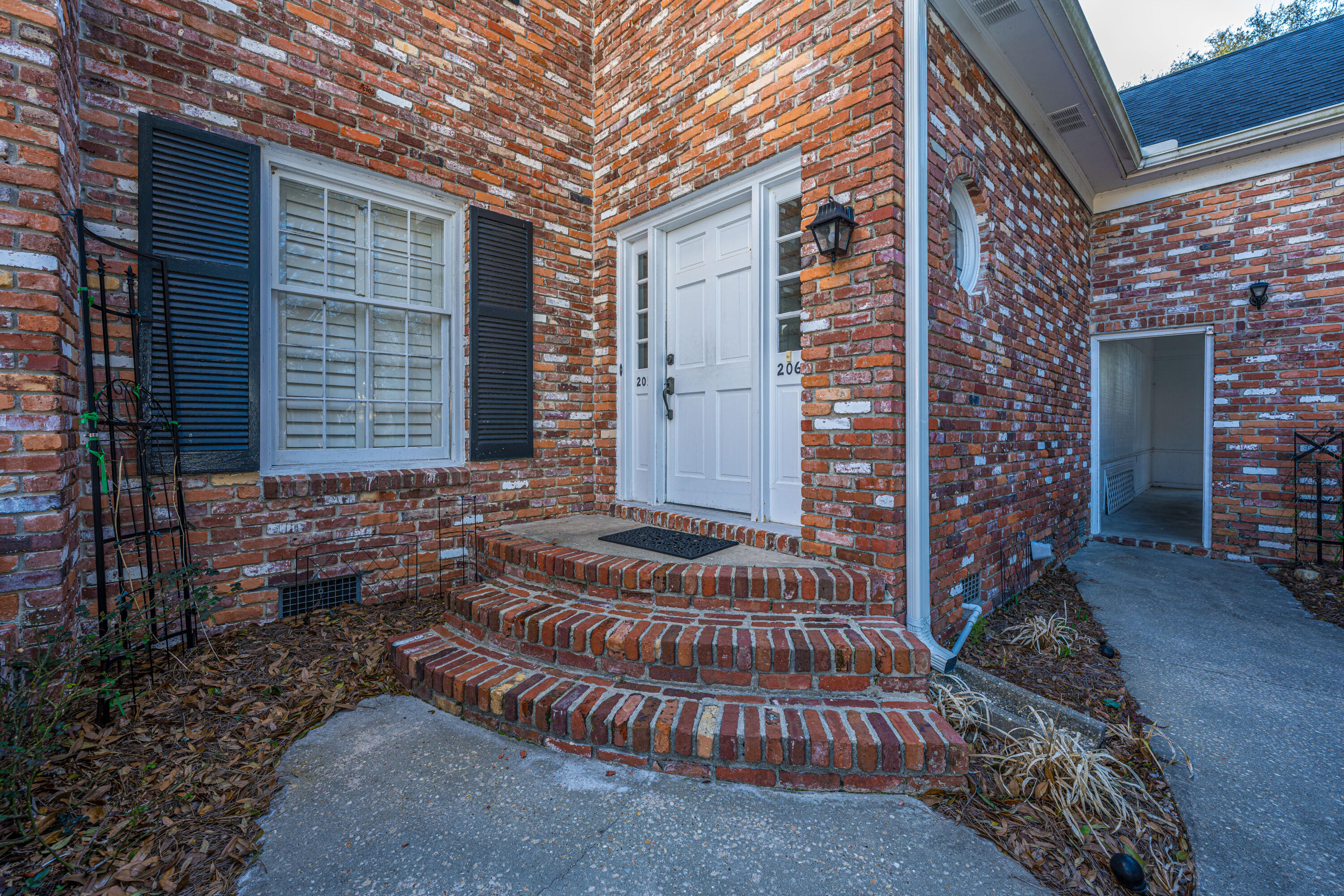 205 Woodlake Drive Summerville SC 29485