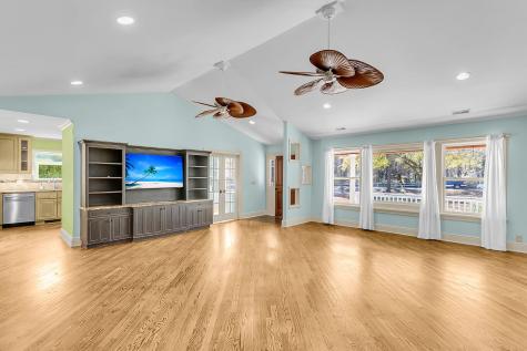 6911 Buckhorn Road Ravenel SC 29470