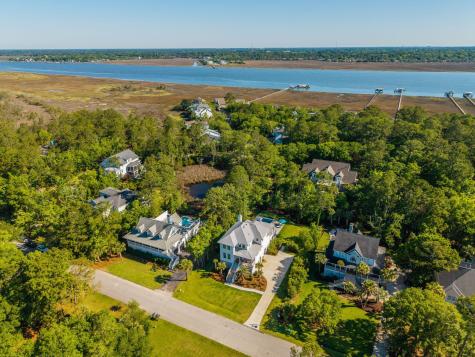 1443 Headquarters Plantation Drive Johns Island SC 29455
